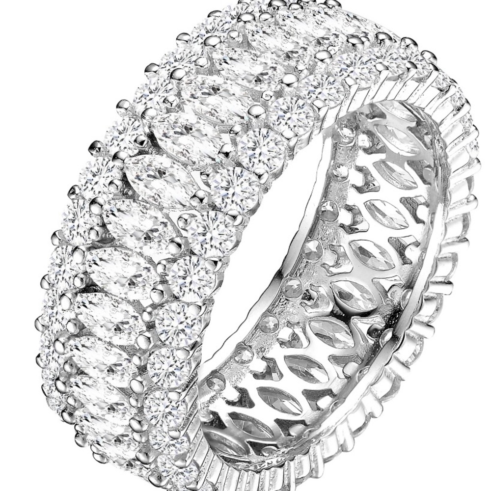 Elegant Silver Band Ring